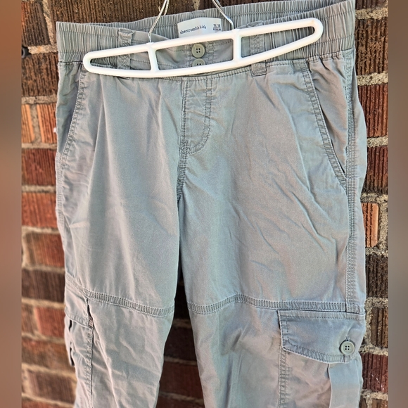 Abercrombie EUC kids cargo pants - Picture 3 of 11